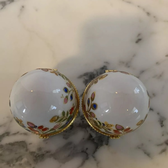 Vintage Egg Shaped Trinkets Set Of 2 Porcelain With Flowers - Picture 5 of 13